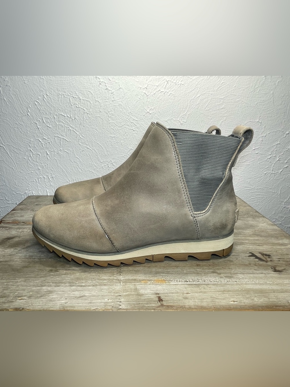 SOREL Harlow Womens 8 Chelsea Bootie Quarry Gray Nubuck Leather Waterproof Boots
